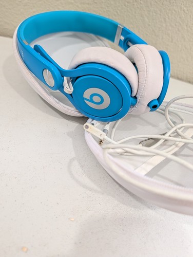 Beats dre - by,