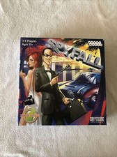 Spyfall - Un gioco di carte psicologico di Alexander Ushan da Cryptozoic Completo
