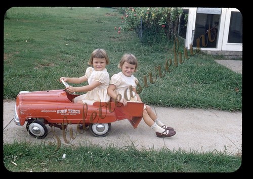 Twin girls dumper - twin, pedale