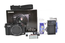 Rara fotocamera digitale nera