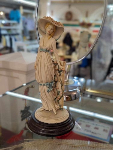 Usato statuina abito - [usato],
