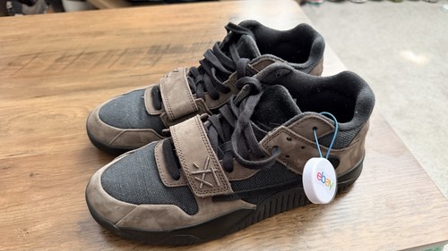 Taglia travis scott - 9,5, x
