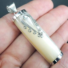 Ciondolo in argento sterling 925 a forma di mezzo cilindro con madreperla e...