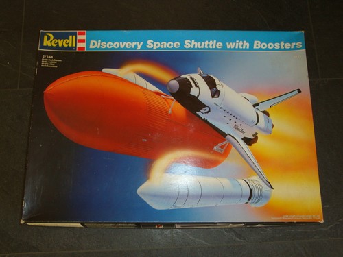 Revell discovery space shuttle - revell,