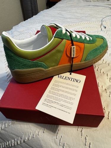 Valentino garavani upvillage - valentino,