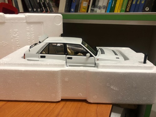 Lancia delta hf integrale - 1/18,