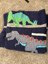 Trapunta Pottery Barn dinosauro Warren dimensioni complete blu navy TRex vulcano divertente