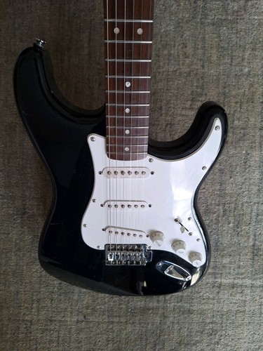 Squier fender bullet - by,