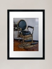 Vecchia sedia da barbiere con