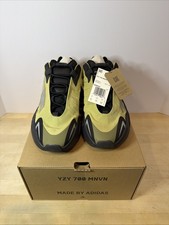 ADIDAS YEEZY BOOST 700 MNVN