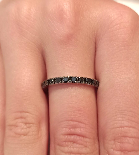 Anello eternity giro - giro, dito