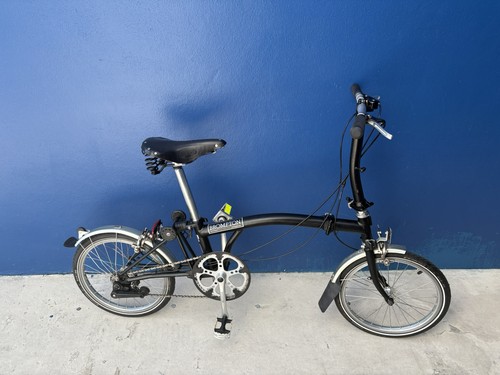 Brompton folding bicycle - folding,