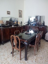 mobili di antiquariato. camera da pranzo con tavolo,6 sedie,buffet,controbuffet