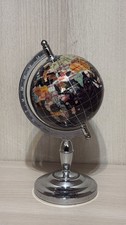 MAPPAMONDO VINTAGE CON BASE IN METALLO ARGENTATO E GLOBO IN MADREPERLA