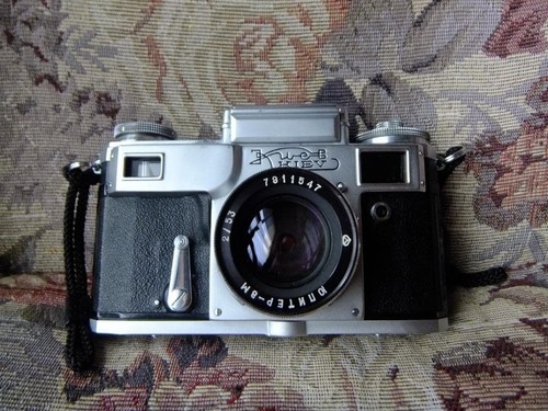 Macchina fotografica - , a