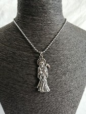Collana in acciaio con ciondolo Santa Muerte morte con clessidra e falce nuova