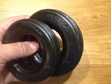 1 Pneu arrière pour voiture Toschi Ferrari 500 Monoplace 1/6éme à caoutchouc