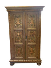 Antico armadio a due ante