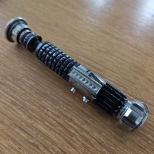Obi Wan Kenobi spada laser