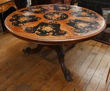 Centrotavola vittoriano