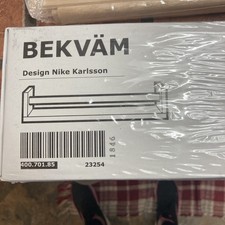 Due mensole da parete in legno