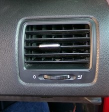 Bocchetta aria destro per VOLKSWAGEN GOLF 1.9 TDI SERIE 5 2004-2008 2005 105904