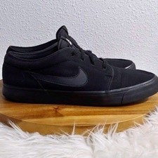 Nike Toki Low Triple Black