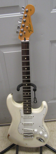 Fender standard stratocaster - fender,