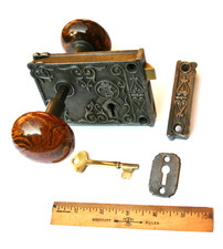 Antico lucchetto a cerchio