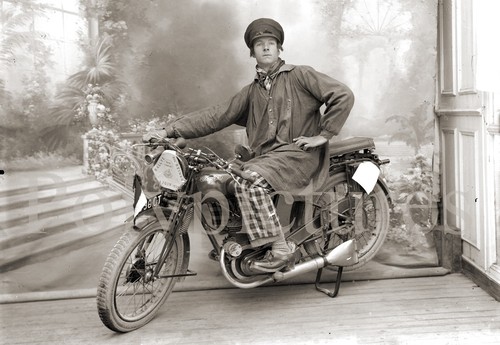 Homme sur moto motoconfort - homme,