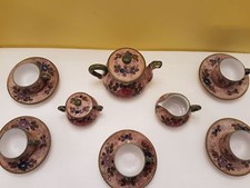 Servizio di tazze e tazzine in