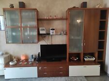 mobile parete soggiorno con vetrine satinate,mensole e sezione libreria