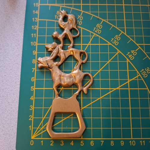 Vecchio apribottiglie