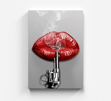 Quadro su tela labbra pistola