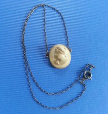 Antico collier con cammeo lava donna ritratto su catena nera