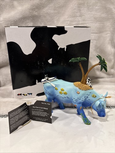 Statuina cow parade is - parade,