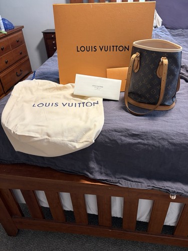 Louis vuitton petit bucket - louis,