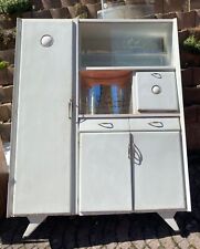 credenza vintage anni 50 colore bianco . Da restaurare 