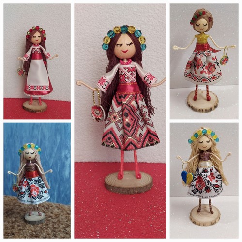 Bambola decorativa fatta - , a