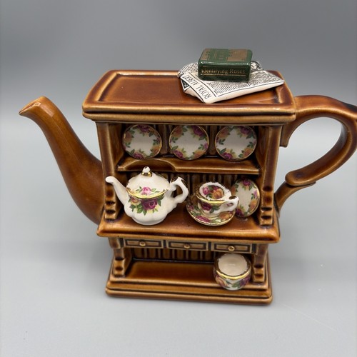 Teiera miniatura comò gallese