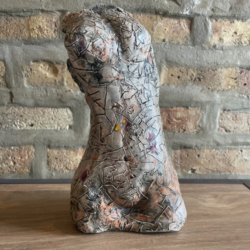 Scultura figura argilla
