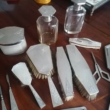 Antico servizio toilette in