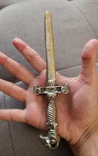 ANTICO TAGLIACARTE A FORMA DI SPADA CON MANICO TESTA DI ARIETE VINTAGE