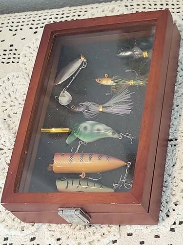 Esche pesca vetrina - esche, in