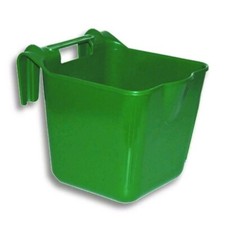 MANGIATOIA PER CAVALLI DA CONCORSO IN PLASTICA CON GANCI E MANIGLIA 30x30x24h