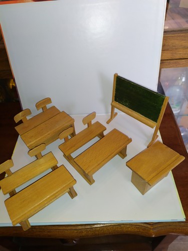 Vecchi banchi scuola - , +