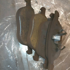 1321517 Serie pastiglie freni ant.  FORD FOCUS (CB4) 2.0 GPL (107Kw) Ber.