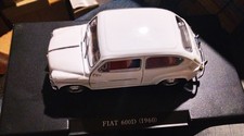 Modello auto 1/24 FIAT 600