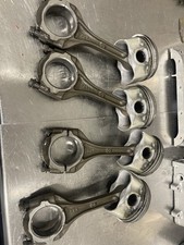 Pistone e asta di collegamento