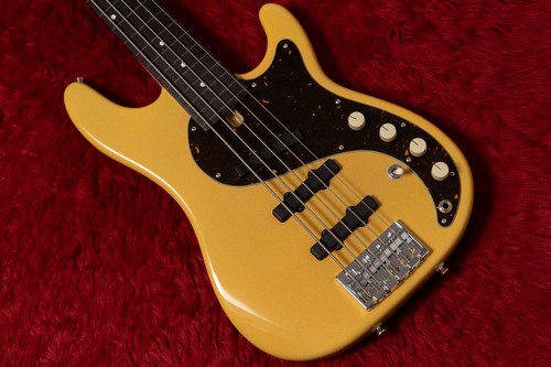 Nyui basso fretless - basso,